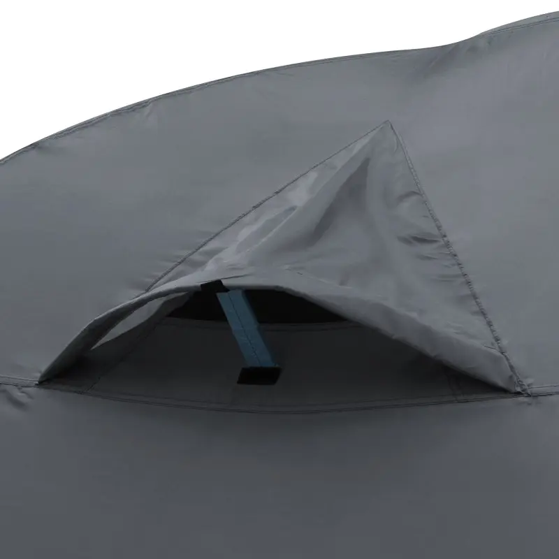 Détail de la ventilation du your GEAR Tivano 5, tente dôme pour 5 personnes, tissu bleu gris imperméable, ouverture avec rabat pour une aération optimale, adaptée au camping en famille.